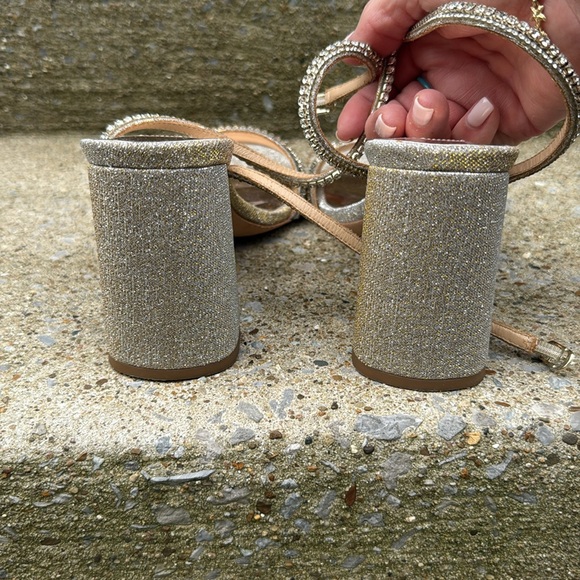 Badgley Mischka Becca Platino Strappy Block Heel Platinum Size 7.5 - Picture 7 of 9